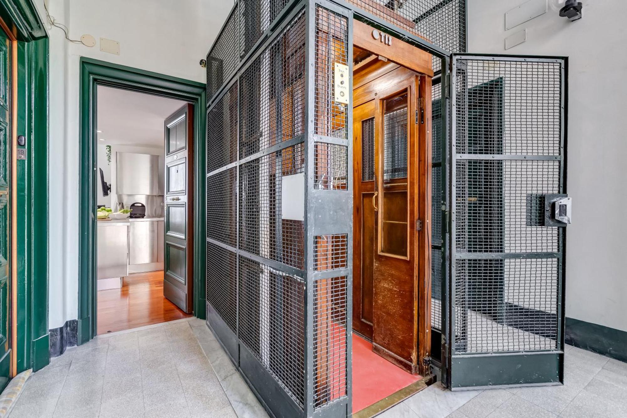 Bdc - Stairway To Heaven Apartment Rom